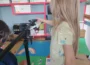 Kinder erstellen einen Trickfilm